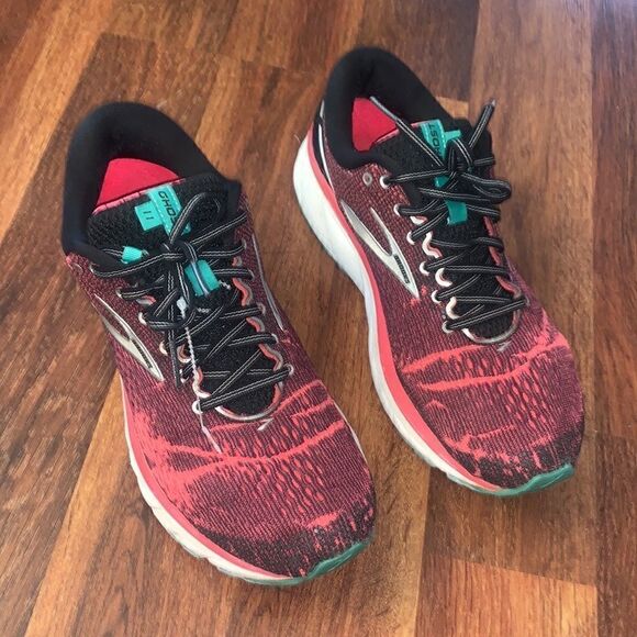 Brooks size 11   - Picture 3 of 9